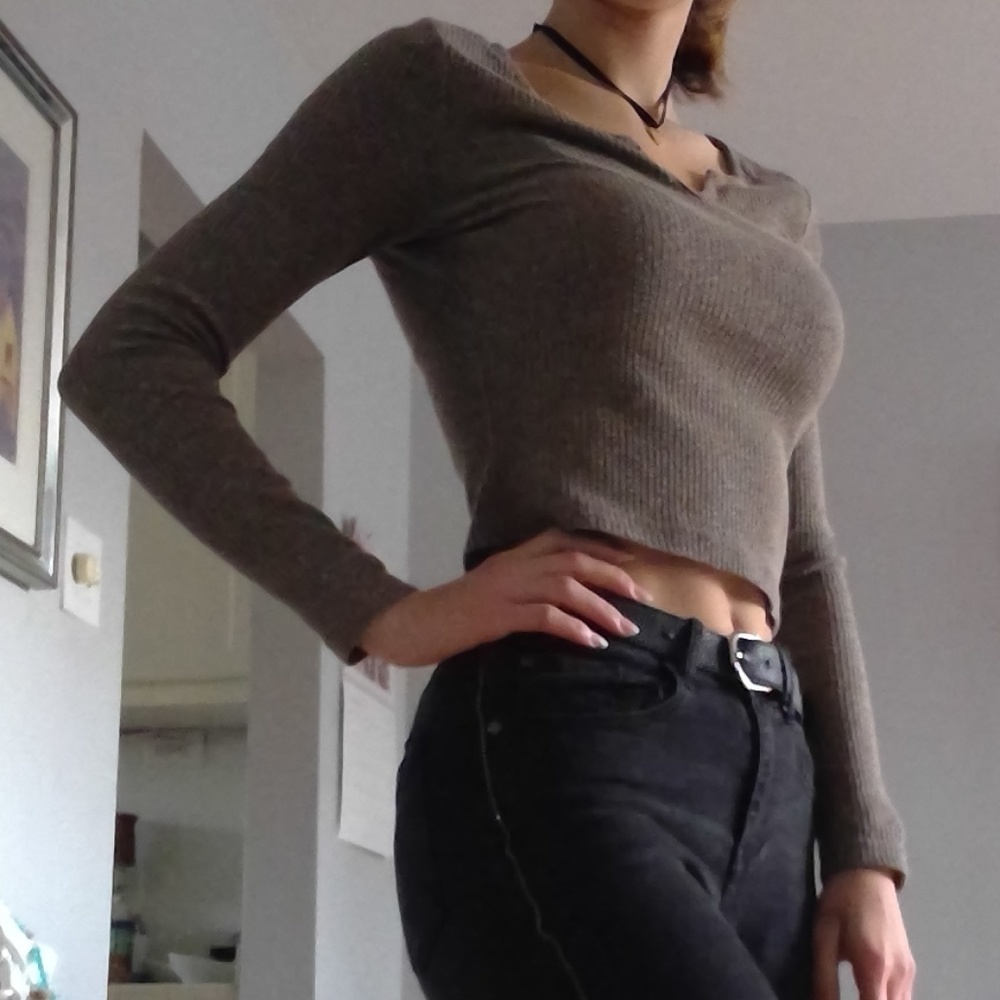Green crop top - Picture 6 of 7